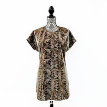 Load image into Gallery viewer, The Hostess With The Mostest Mini Mumu
